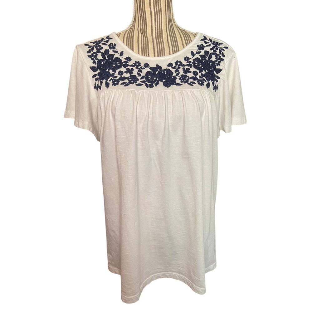 Keep in Touch white flutter sleeve straight hem tunic top with navy embroidery